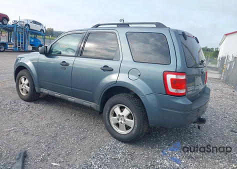 2012 Ford Escape Xlt z USA, uszkodzony, nr VIN 1FMCU9D74CKB81685